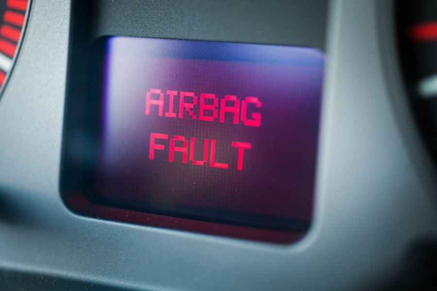 Airbag indicator displaying “Airbag Fault” message