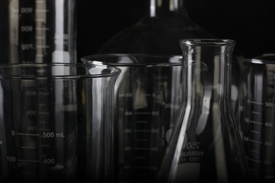 Lab equipment like beakers and test tubes