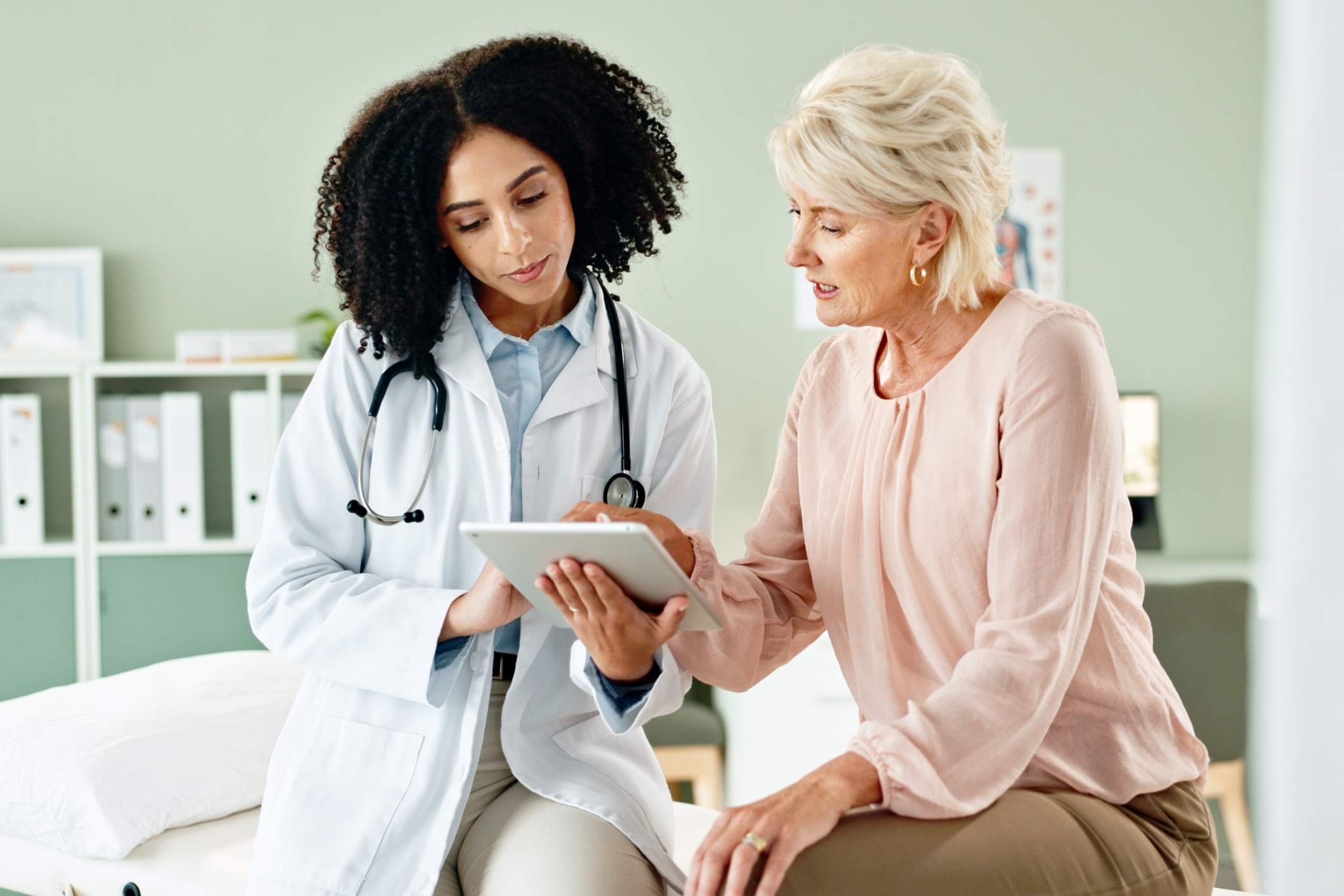 A doctor and woman discuss her prospects for an ovarian cancer lawsuit.